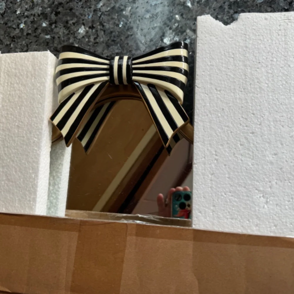 Retired Mackenzie Pretty as a Bow Accent Wall Mirror Childs New Not Displayed